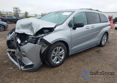 2021 Toyota Sienna Xse z USA, uszkodzony, nr VIN 5TDXSKFC5MS019989